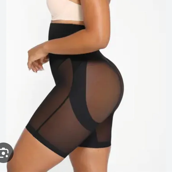 Shapellx Booty Shorts - Picture 6 of 6